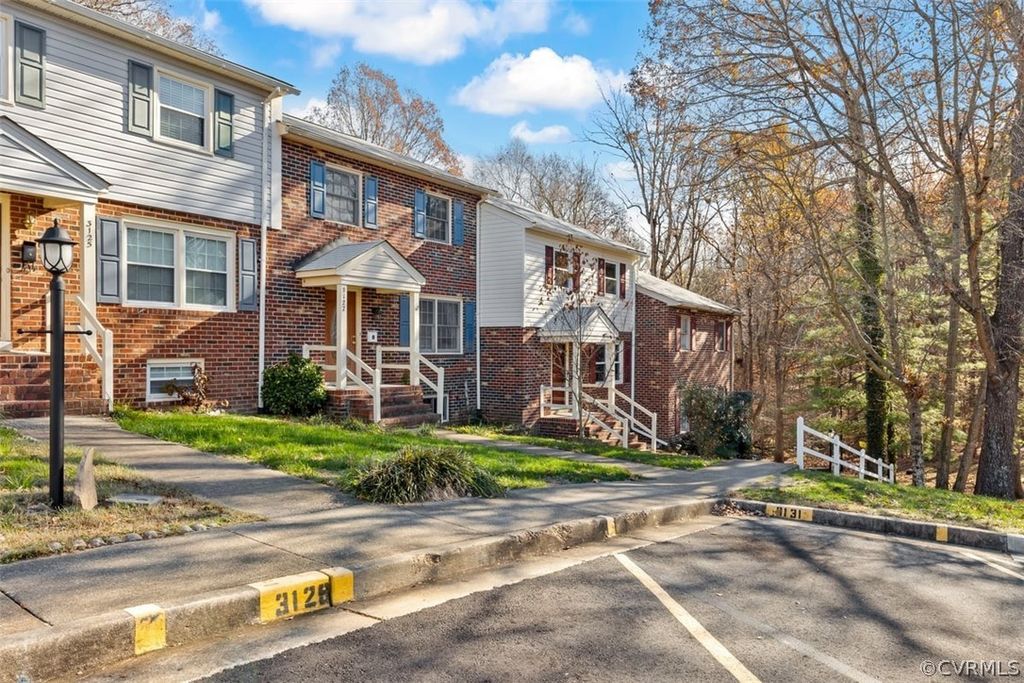 Photo for 3129 Newington Court, Chesterfield, VA 23224 (MLS # 2231435)