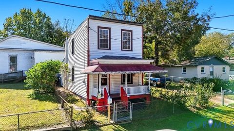 Photo of 1110 McKenzie Street, Petersburg, VA 23803 (MLS # 2528958)