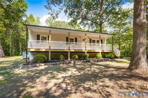 2392 LEWIS B PULLER MEMORIAL HWY, SALUDA, VA 23149 - Image de3a7d86bd54f44ba0c610b5820b9502/1910125063