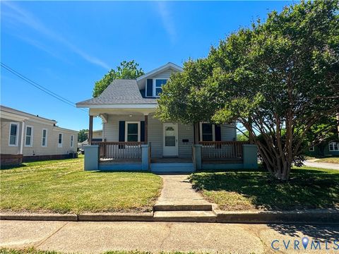 Photo of 1014 Hamilton Avenue, Colonial Heights, VA 23834 (MLS # 2611552)