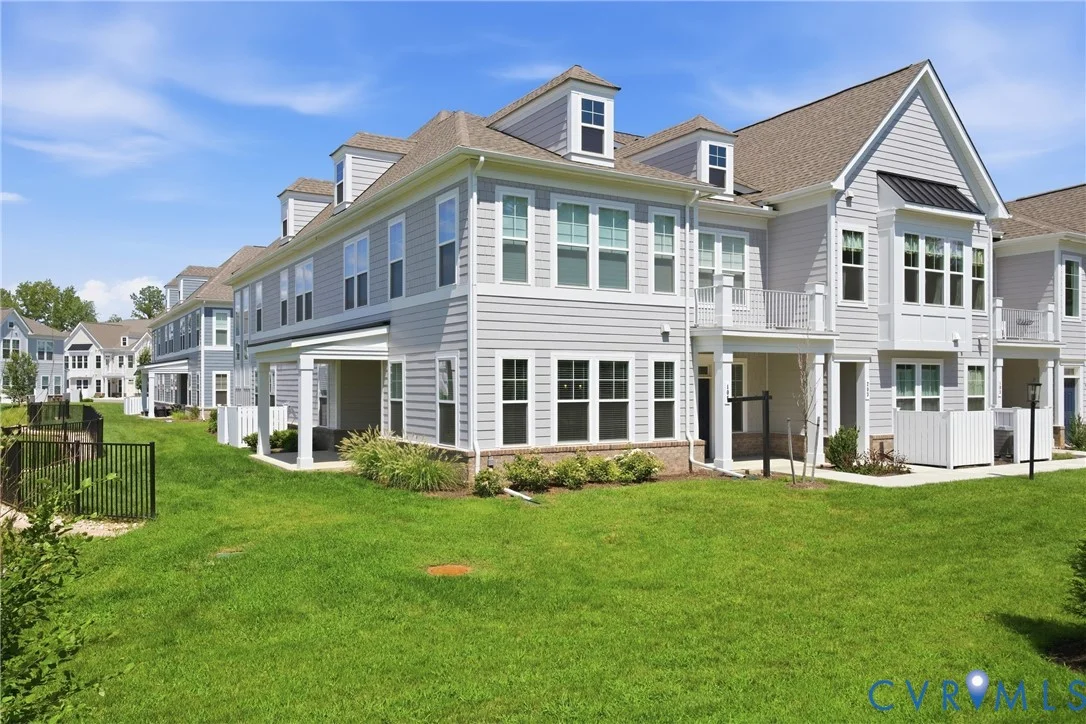 5300 Twisting Vine Lane Unit 105