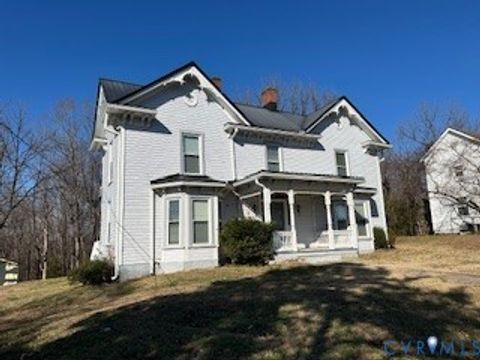 Photo of 9 Ridge Street, Chatham, VA 24531 (MLS # 2532627)