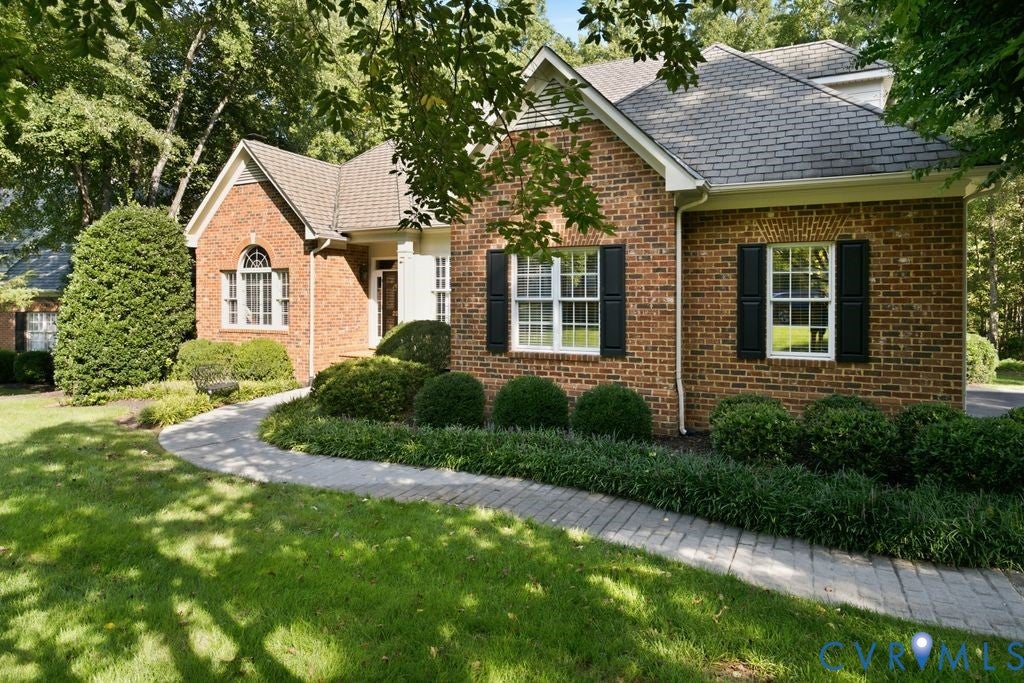 22 E Square Lane