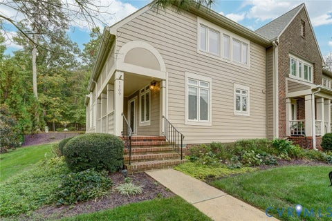 Photo of 1109 Lakeland Circle, Henrico, VA 23229 (MLS # 2627938)