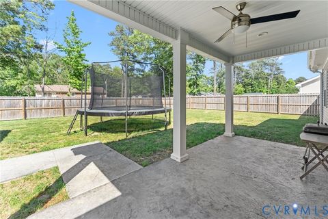 Tiny photo for 101 Pine Street, Jarratt, VA 23867 (MLS # 2616133)