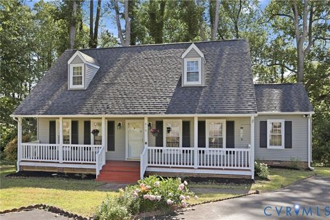Photo of 916 Hartford Lane, Richmond, VA 23236 (MLS # 2612030)
