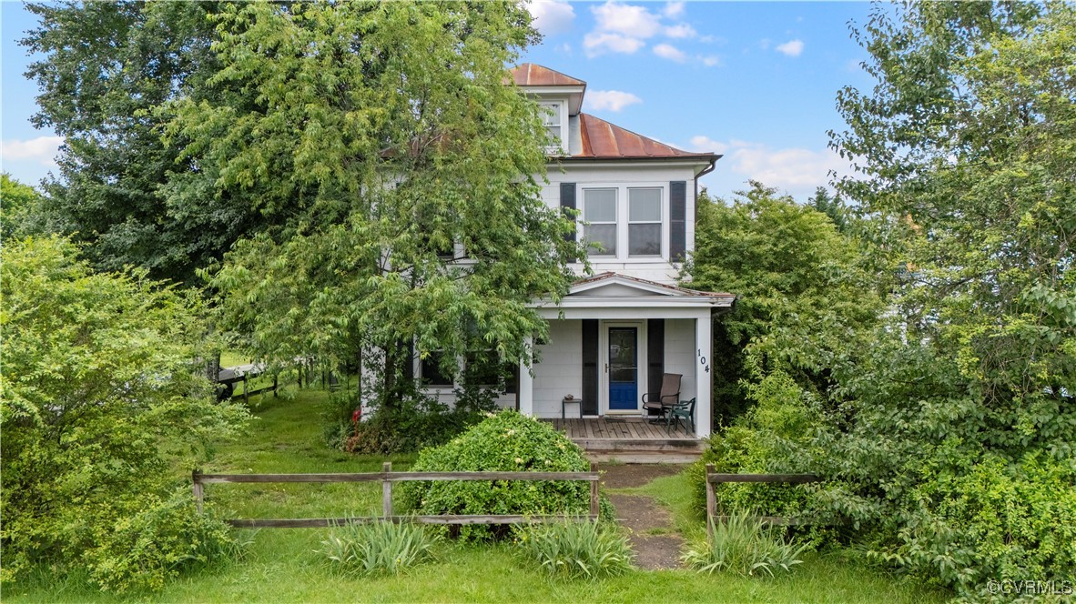 104 E 5th Street