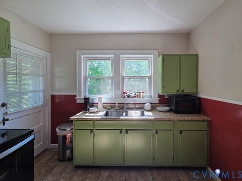Tiny photo for 616 Oak Street, Clifton Forge, VA 24422 (MLS # 2613788)