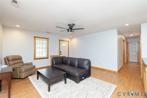 Tiny photo for 460 Horseshoe Road, Jarratt, VA 23867 (MLS # 2609503)