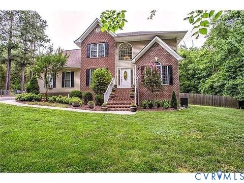 Photo of 429 Nottingham Drive, Colonial Heights, VA 23834 (MLS # 2531603)
