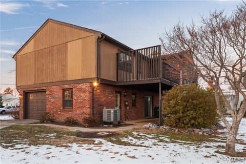 A home in Colonial Heights