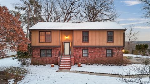 A home in Colonial Heights