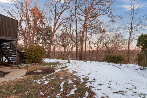 A home in Colonial Heights