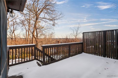 A home in Colonial Heights