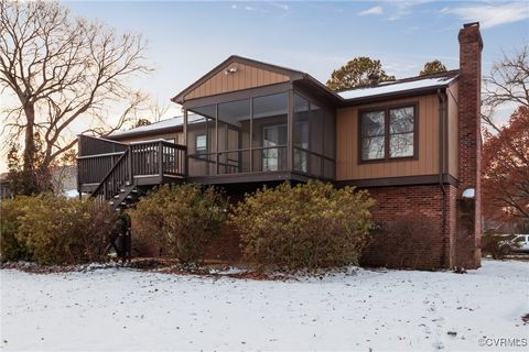 A home in Colonial Heights