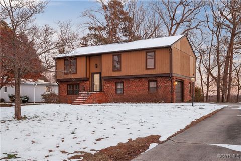 A home in Colonial Heights