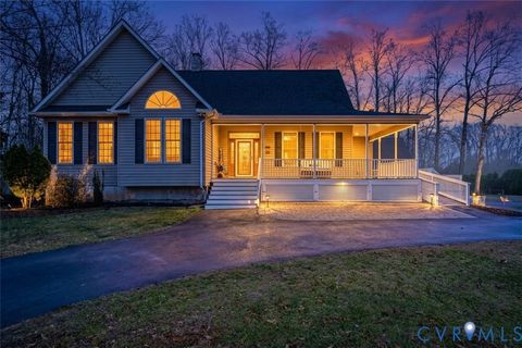 Photo of 25 Tara Woods Drive, Bumpass, VA 23024 (MLS # 2606642)