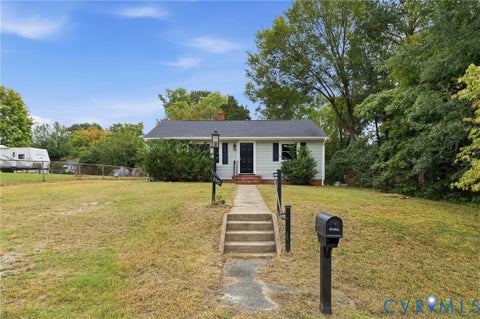Tiny photo for 5901 Bonneau Road, Richmond, VA 23227 (MLS # 2626576)
