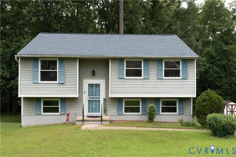 Photo of 5806 Winterleaf Drive, Chesterfield, VA 23234 (MLS # 2621995)