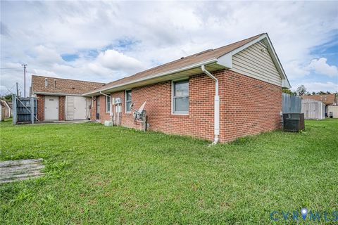 Tiny photo for 609 Carter Street, Petersburg, VA 23803 (MLS # 2527827)