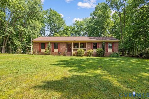Photo of 4725 E Grey Fox Circle, Goochland, VA 23065 (MLS # 2607575)