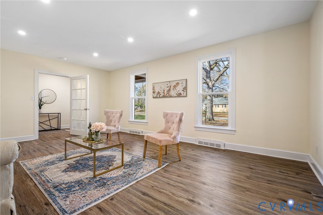 1677 Forest Glenn Circle