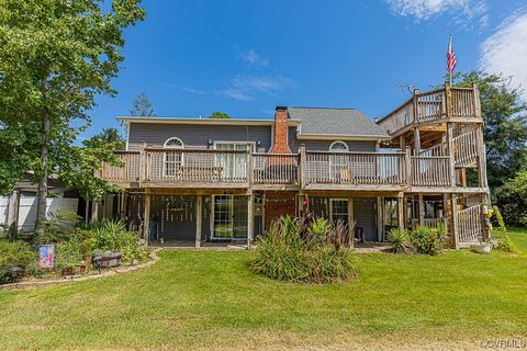 Photo of 317 Waterview Drive, Dunnsville, VA 22454 (MLS # 2318154)