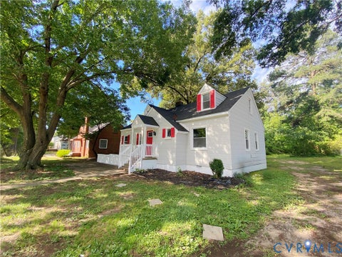 Photo of 812 Dixon Drive, Richmond, VA 23224 (MLS # 2624417)