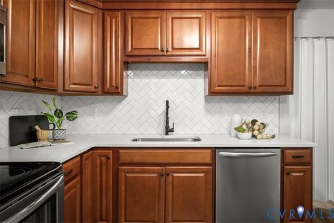 Tiny photo for 2515 Glendale Avenue, Petersburg, VA 23805 (MLS # 2610925)