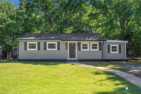 Photo of 2515 Glendale Avenue, Petersburg, VA 23805 (MLS # 2610925)