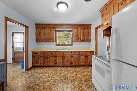 Tiny photo for 702 Charles Avenue, Colonial Heights, VA 23834 (MLS # 2533581)