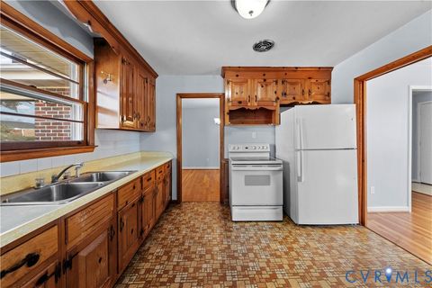 Tiny photo for 702 Charles Avenue, Colonial Heights, VA 23834 (MLS # 2533581)