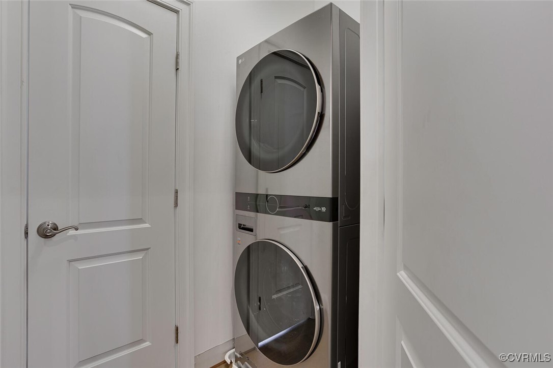 Midlothian, Virginia 23113, United States, 5 Bedrooms Bedrooms, ,5 BathroomsBathrooms,Residential,Pending,115220