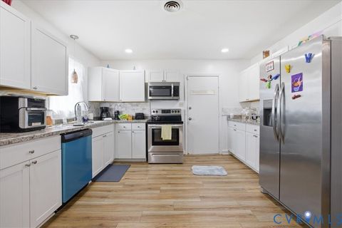 Tiny photo for 911 Augusta Avenue, Petersburg, VA 23803 (MLS # 2609556)