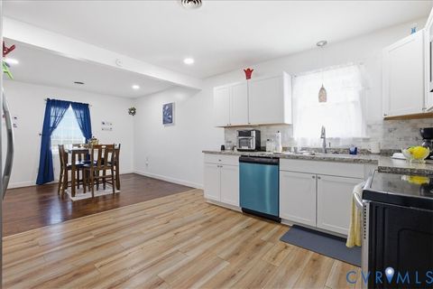 Tiny photo for 911 Augusta Avenue, Petersburg, VA 23803 (MLS # 2609556)