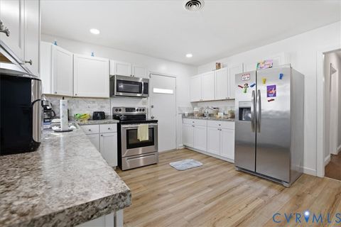 Tiny photo for 911 Augusta Avenue, Petersburg, VA 23803 (MLS # 2609556)