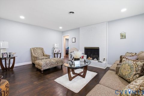 Tiny photo for 911 Augusta Avenue, Petersburg, VA 23803 (MLS # 2609556)
