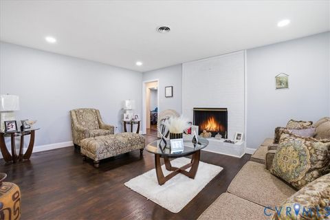 Tiny photo for 911 Augusta Avenue, Petersburg, VA 23803 (MLS # 2609556)