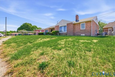 Tiny photo for 911 Augusta Avenue, Petersburg, VA 23803 (MLS # 2609556)