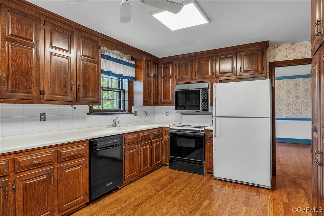 Henrico, Virginia 23238, United States, 5 Bedrooms Bedrooms, ,4 BathroomsBathrooms,Residential,Pending,115013