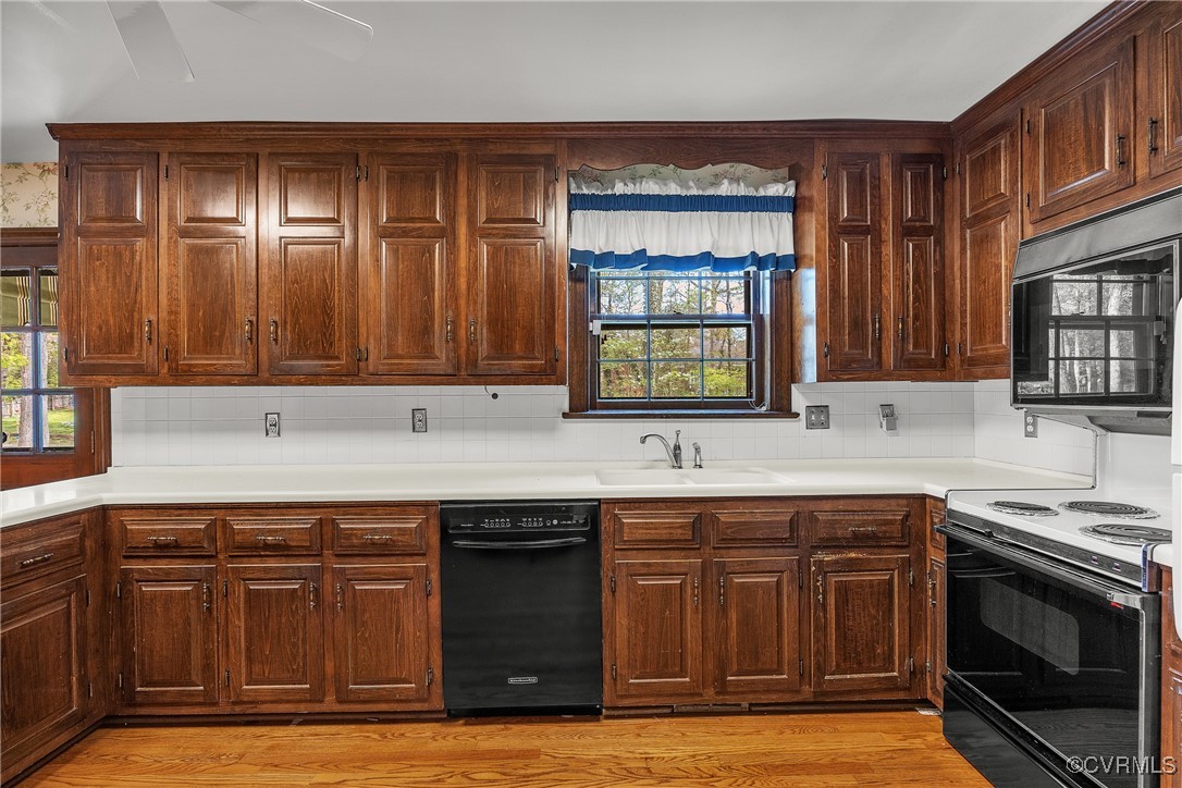 Henrico, Virginia 23238, United States, 5 Bedrooms Bedrooms, ,4 BathroomsBathrooms,Residential,Pending,115013