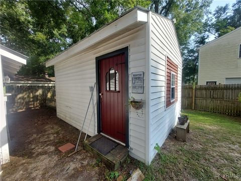 A home in Colonial Heights