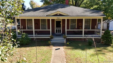 A home in Colonial Heights