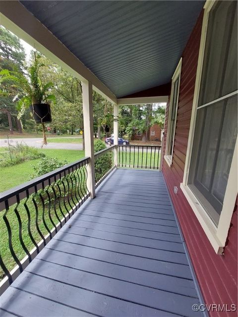 A home in Colonial Heights