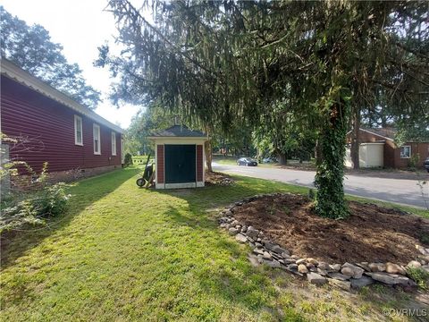 A home in Colonial Heights