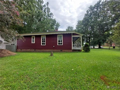 A home in Colonial Heights