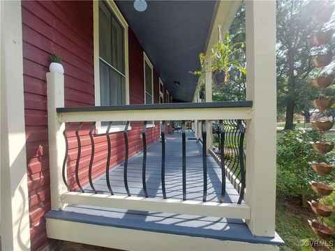 A home in Colonial Heights