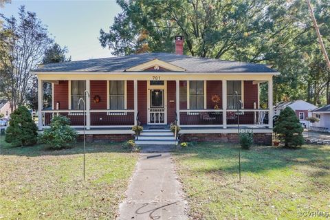 A home in Colonial Heights