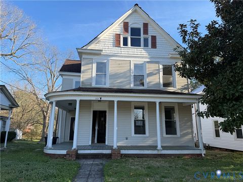 Photo of 113 W Main Street, Wakefield, VA 23888 (MLS # 2607913)