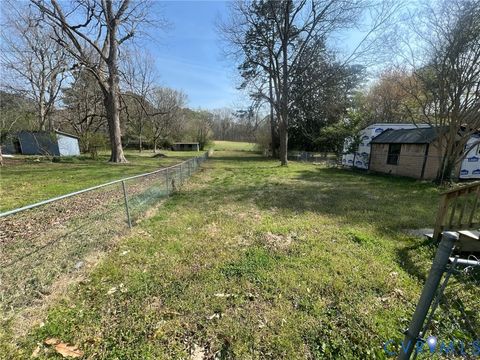 Tiny photo for 113 W Main Street, Wakefield, VA 23888 (MLS # 2607913)